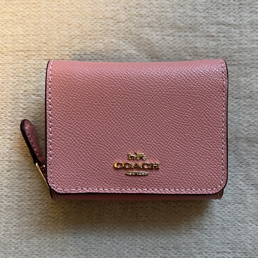 Coach Saffiano pink leather zip wallet NWT